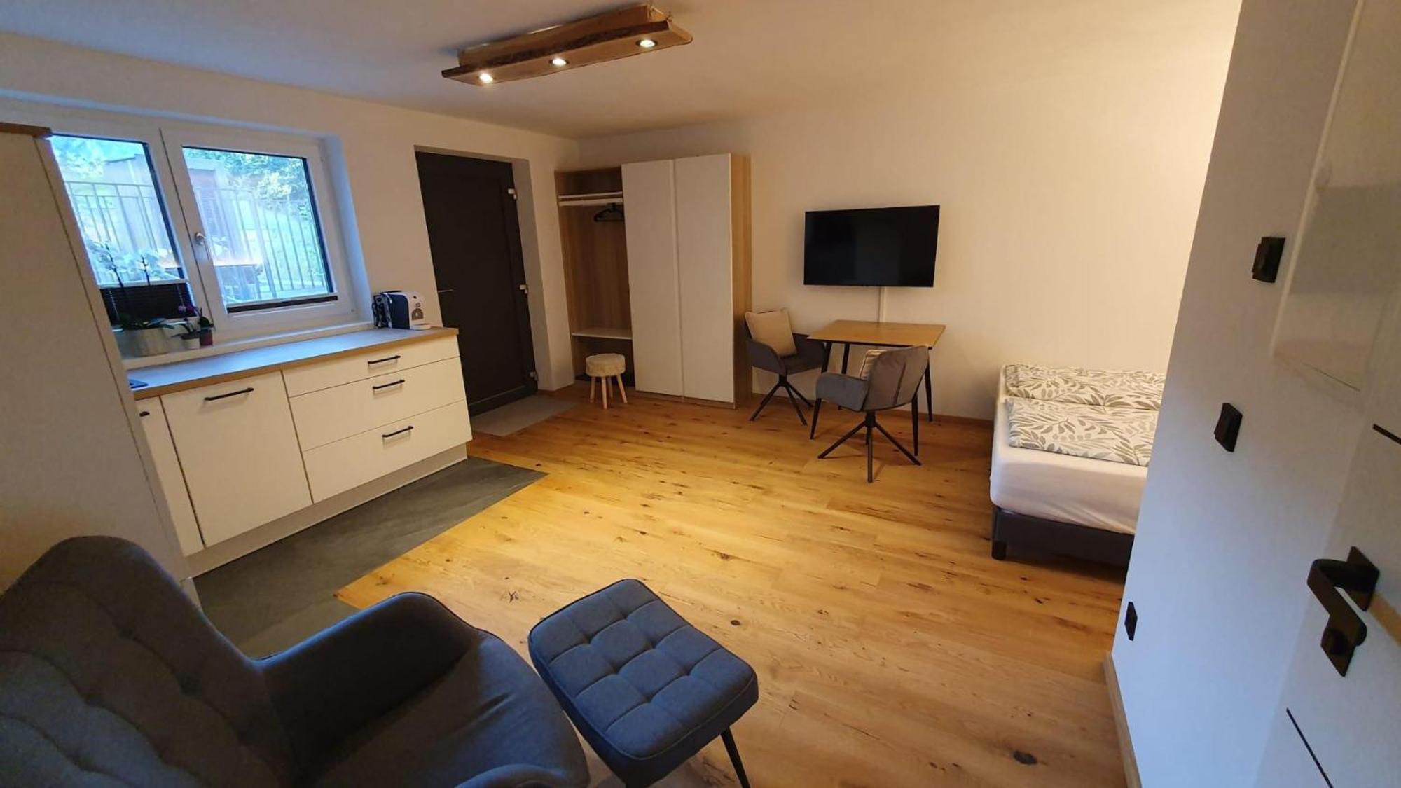 71 Apartment *